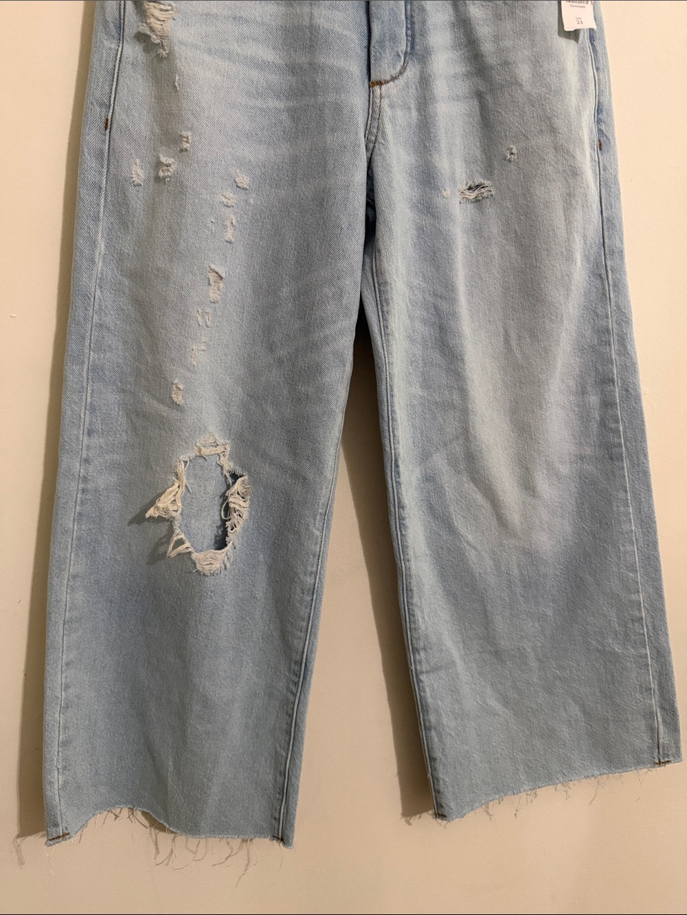 Anthropologie Pilcro Low Rise Wide Leg Distressed Jeans NWT! - Picture 7 of 12